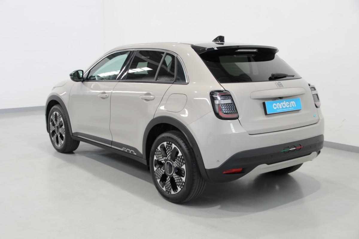 fiat-600-600e-54-kwh-2024-eletrico