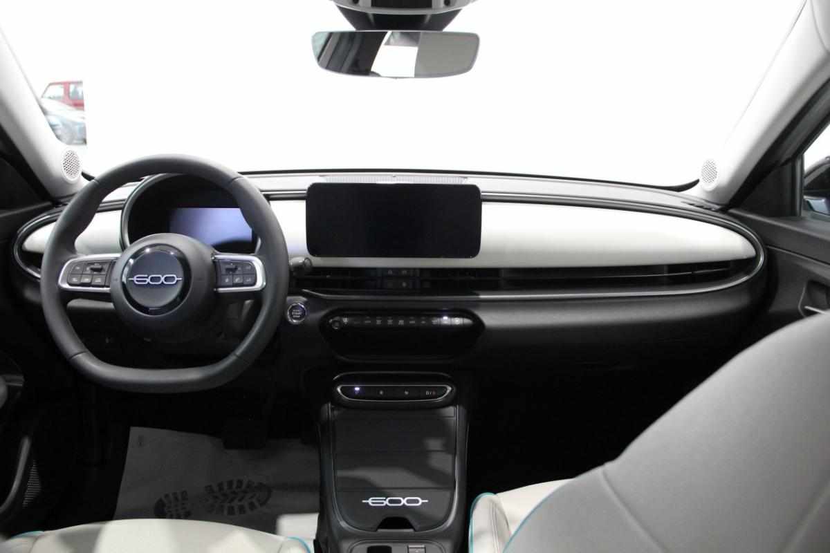 fiat-600-600e-54-kwh-2024-eletrico