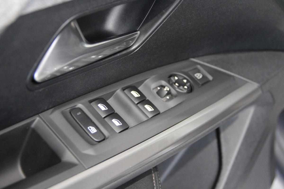 peugeot-3008-1-2-hybrid-2025-gasolina-1199cc