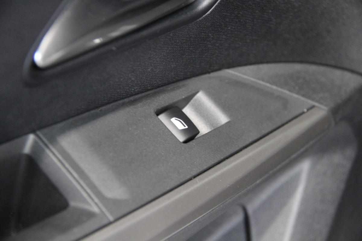 peugeot-3008-1-2-hybrid-2025-gasolina-1199cc