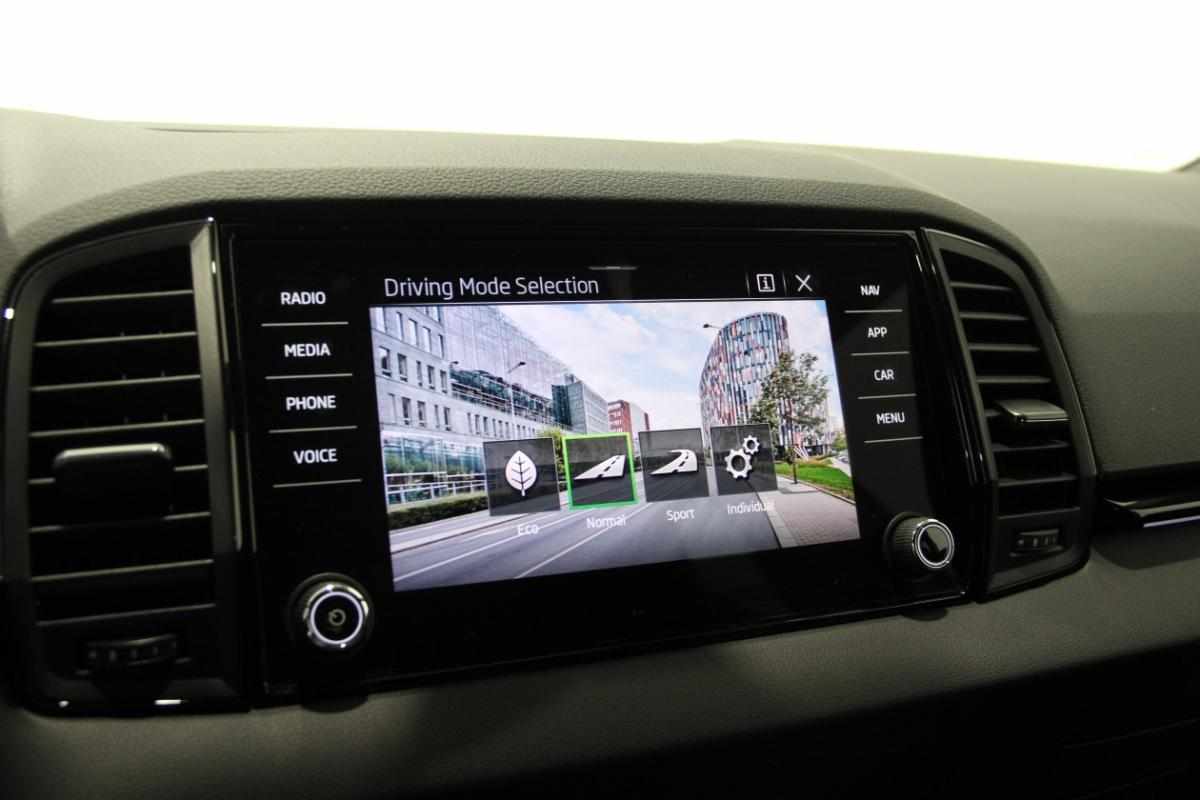 skoda-karoq-1-0-tsi-2025-gasolina-999cc