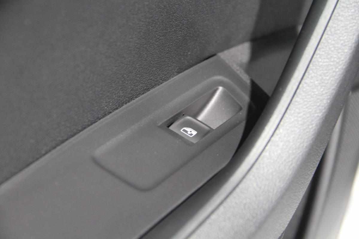skoda-karoq-1-0-tsi-2025-gasolina-999cc