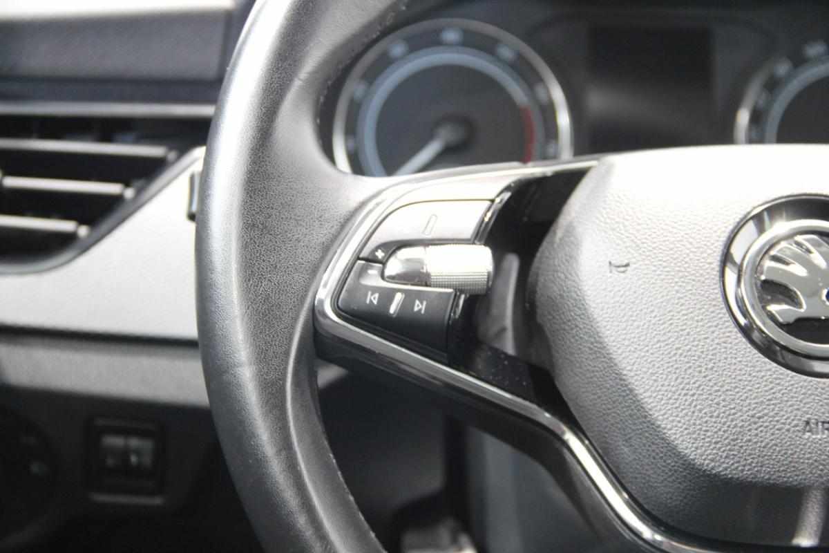 skoda-kamiq-1-0-tsi-2023-gasolina-999cc