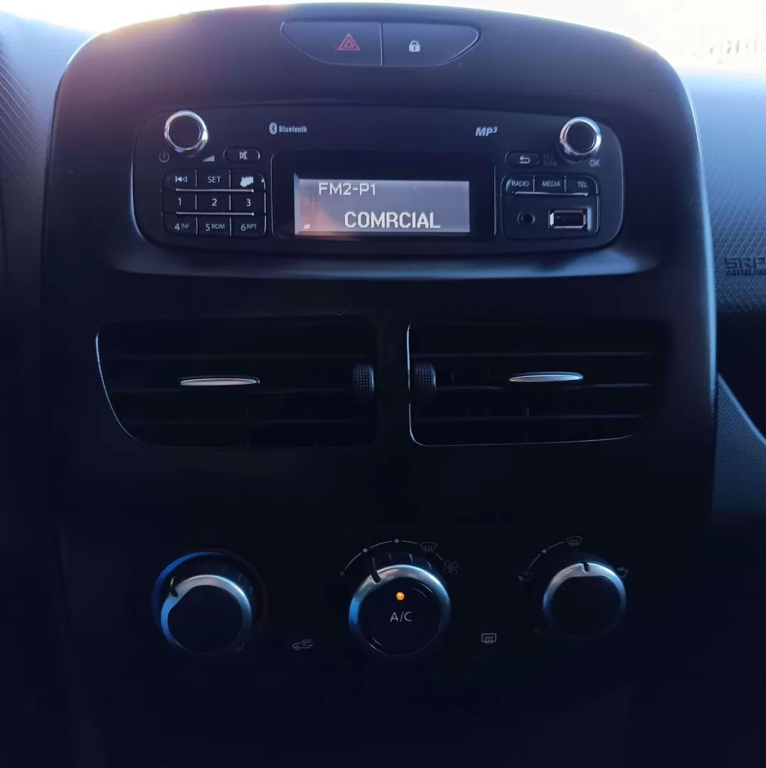 renault-clio-sport-tourer-2015-diesel-1461cc