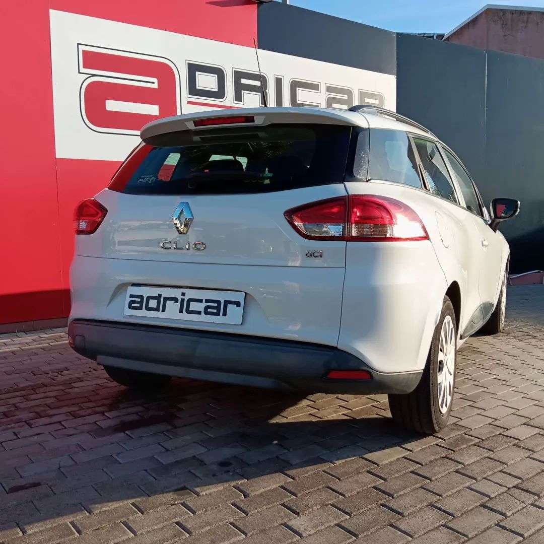 renault-clio-sport-tourer-2015-diesel-1461cc