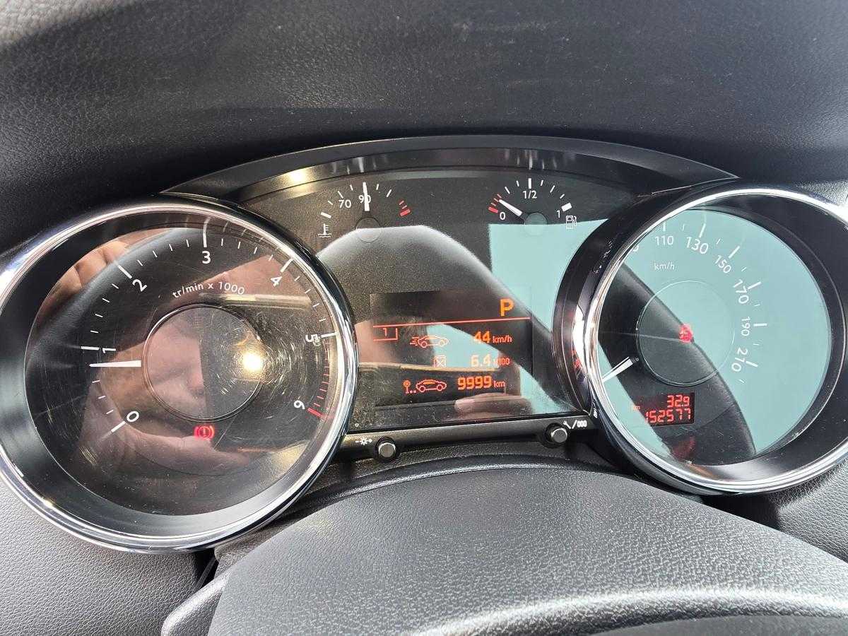 peugeot-5008-2015-diesel-1560cc