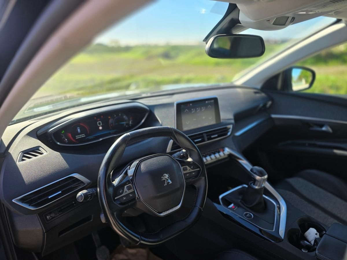 peugeot-5008-2017-diesel-1499cc