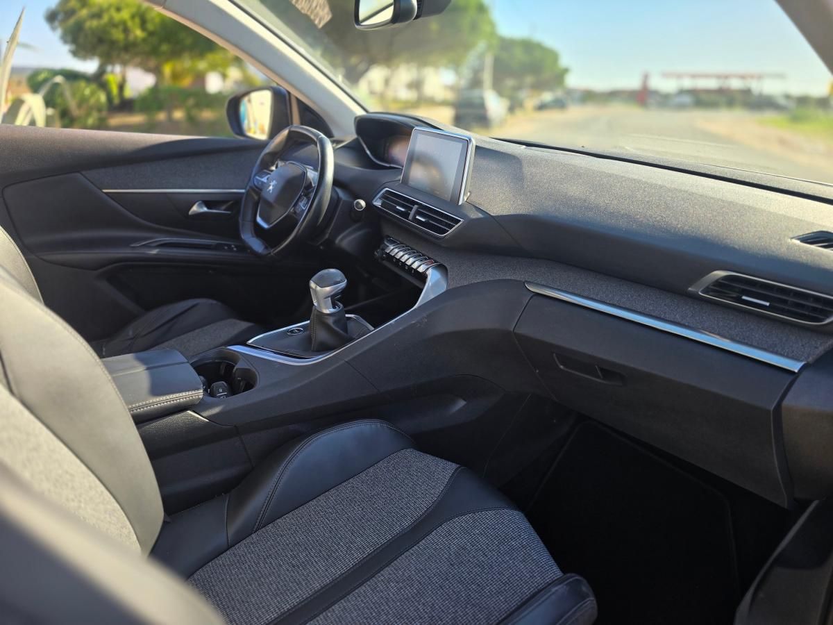 peugeot-5008-2017-diesel-1499cc