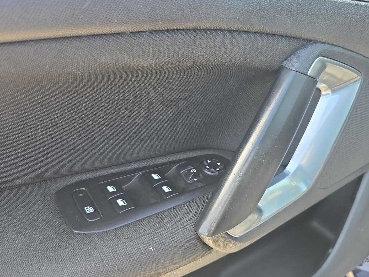 peugeot-308-sw-2015-diesel-1560cc