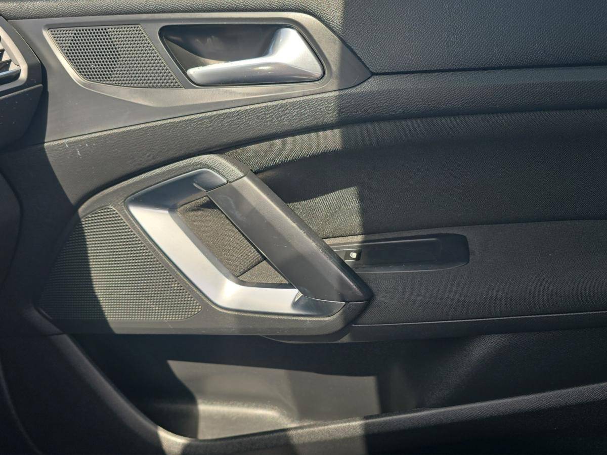 peugeot-308-sw-2015-diesel-1560cc