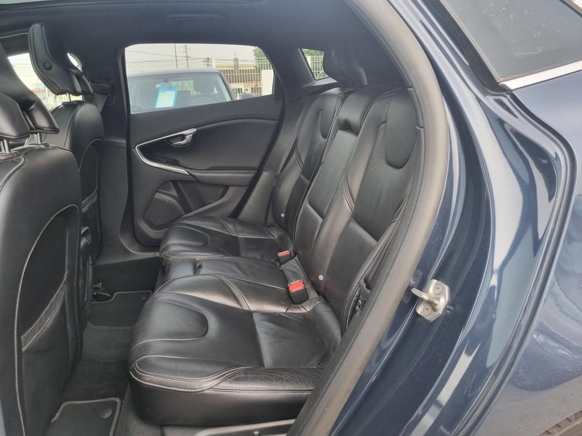 volvo-v40-2013-diesel-1560cc