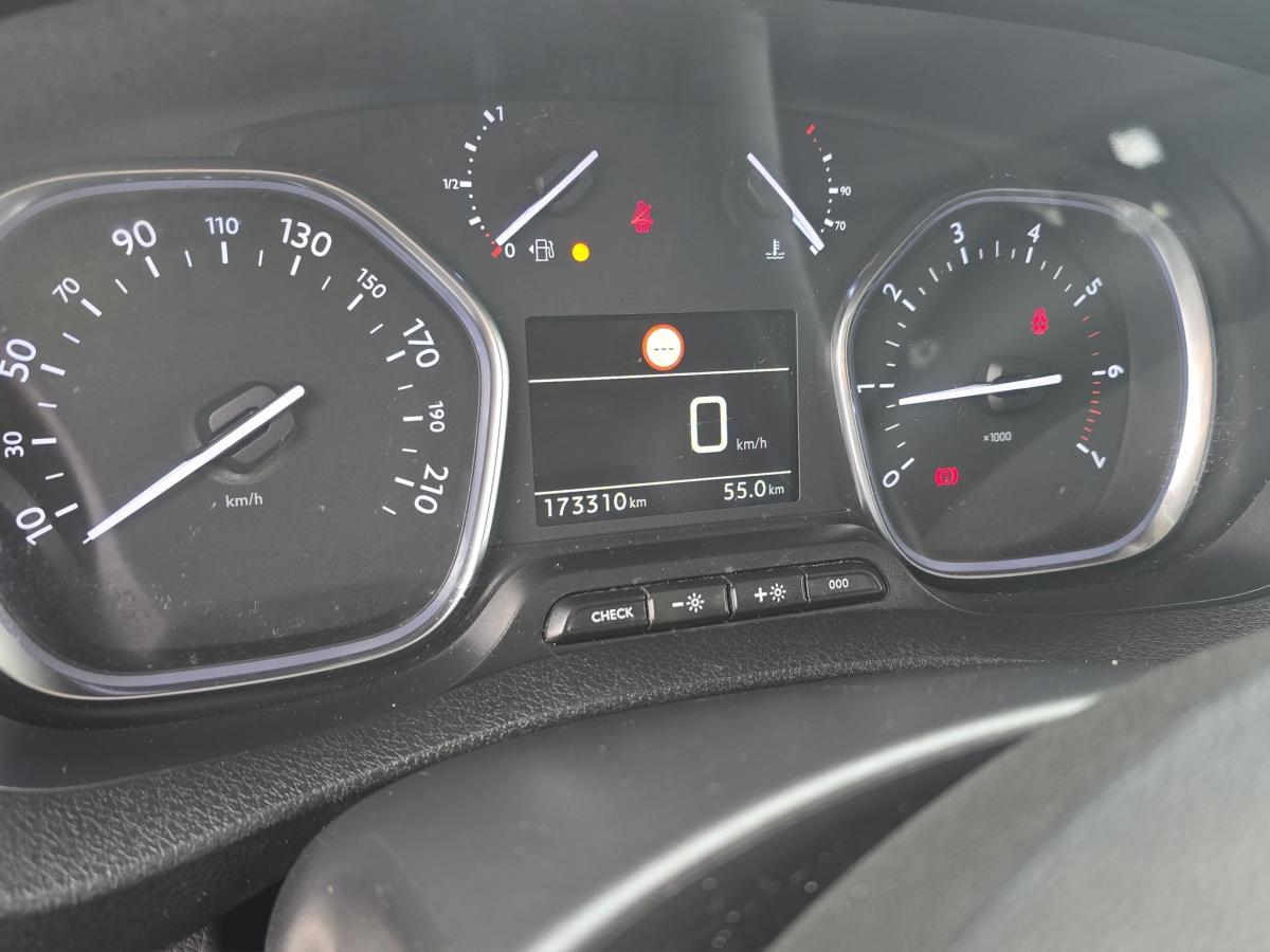 peugeot-expert-2018-diesel-1560cc