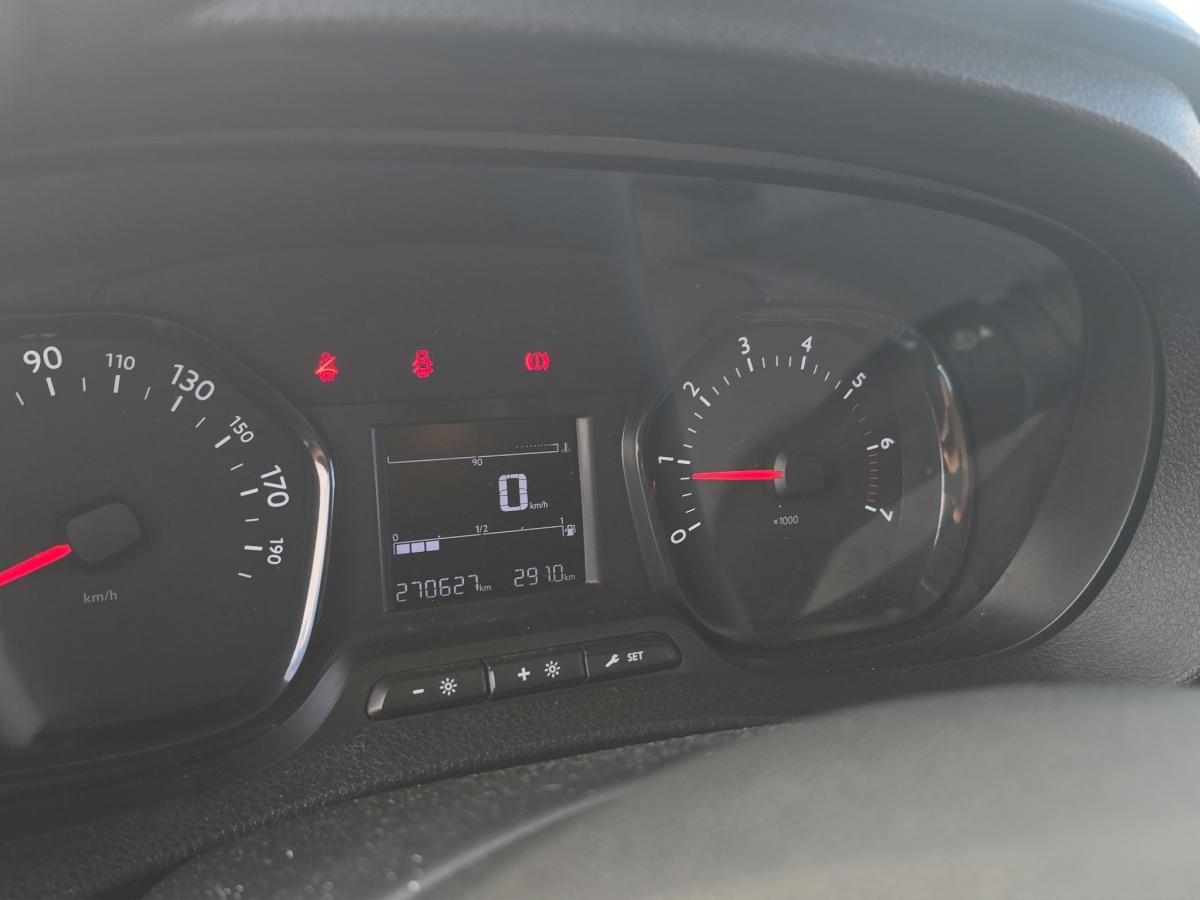 citroen-jumpy-2017-diesel-1560cc