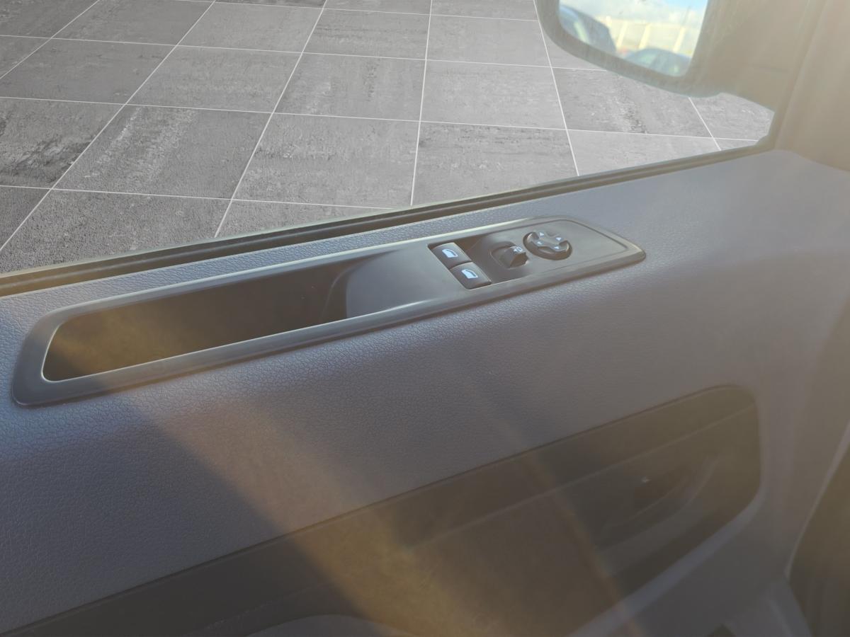 peugeot-expert-2019-diesel-1499cc