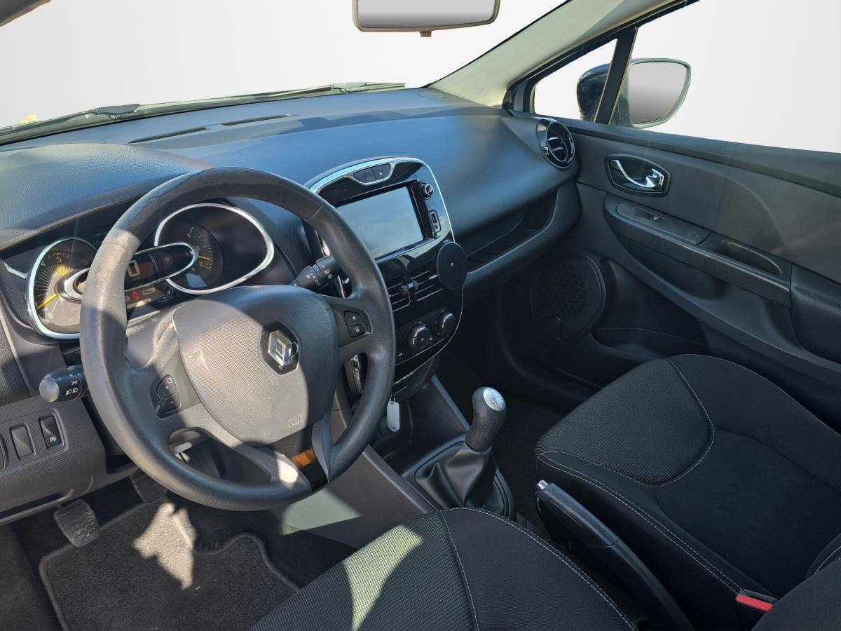 renault-clio-sport-tourer-2014-diesel-1461cc