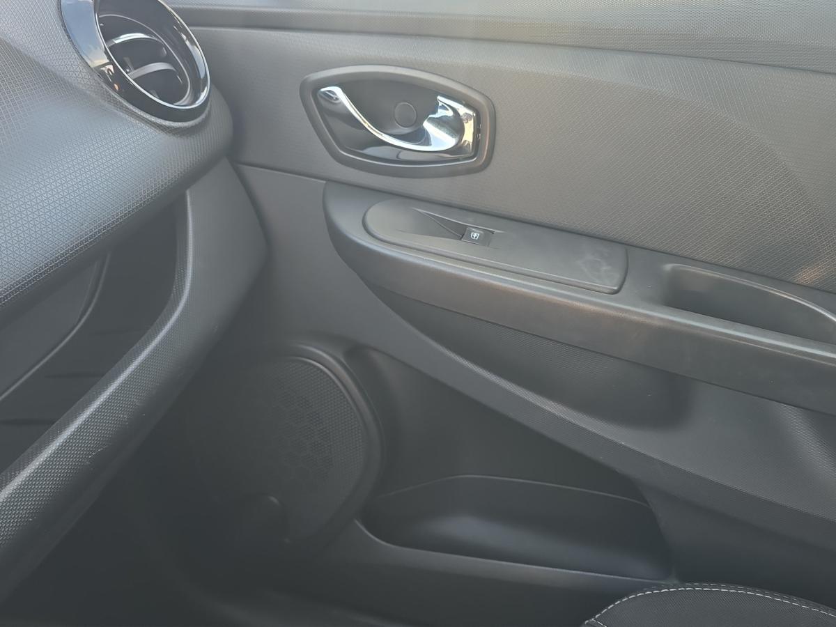renault-clio-sport-tourer-2014-diesel-1461cc