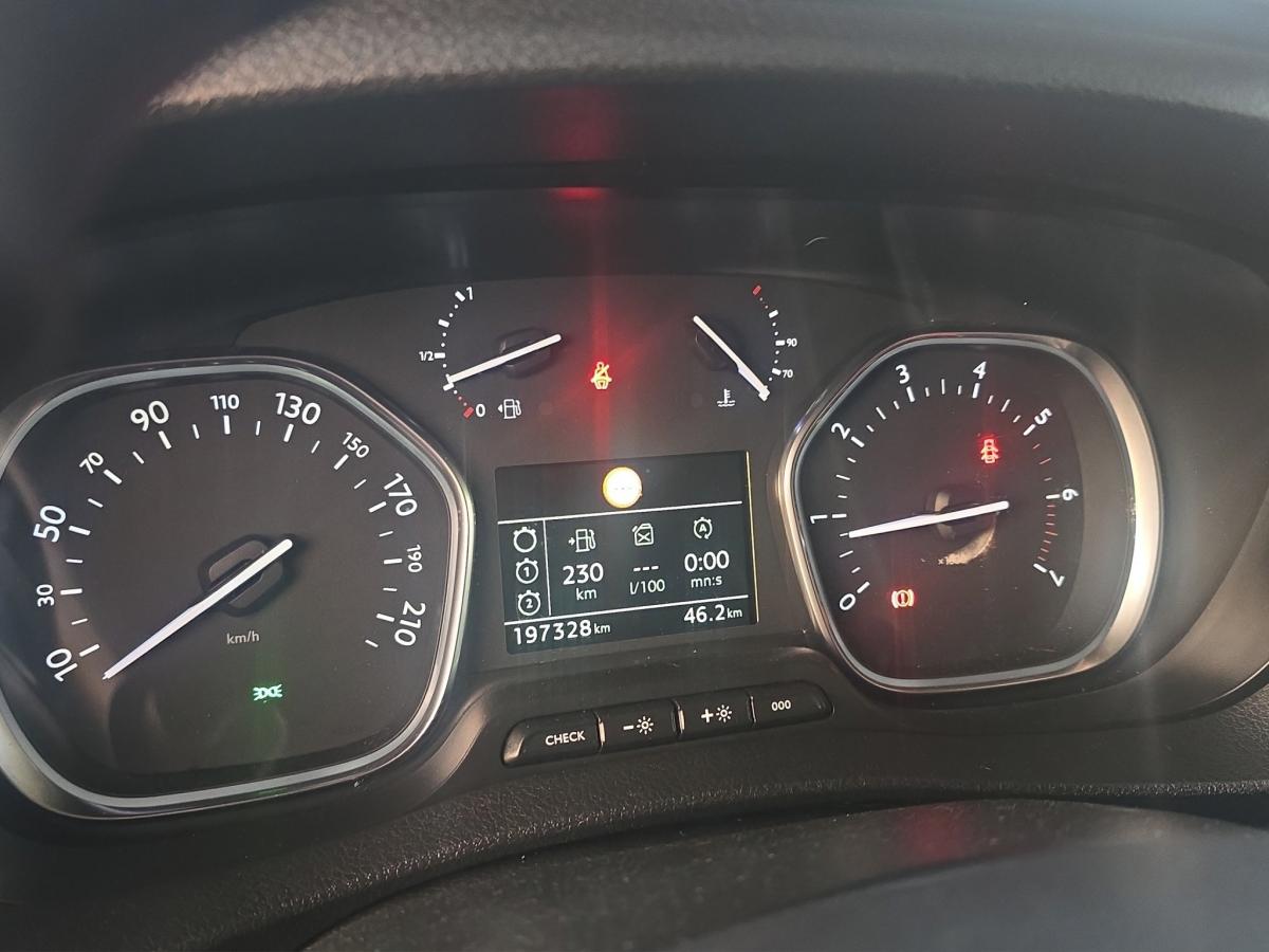 peugeot-expert-2017-diesel-1997cc