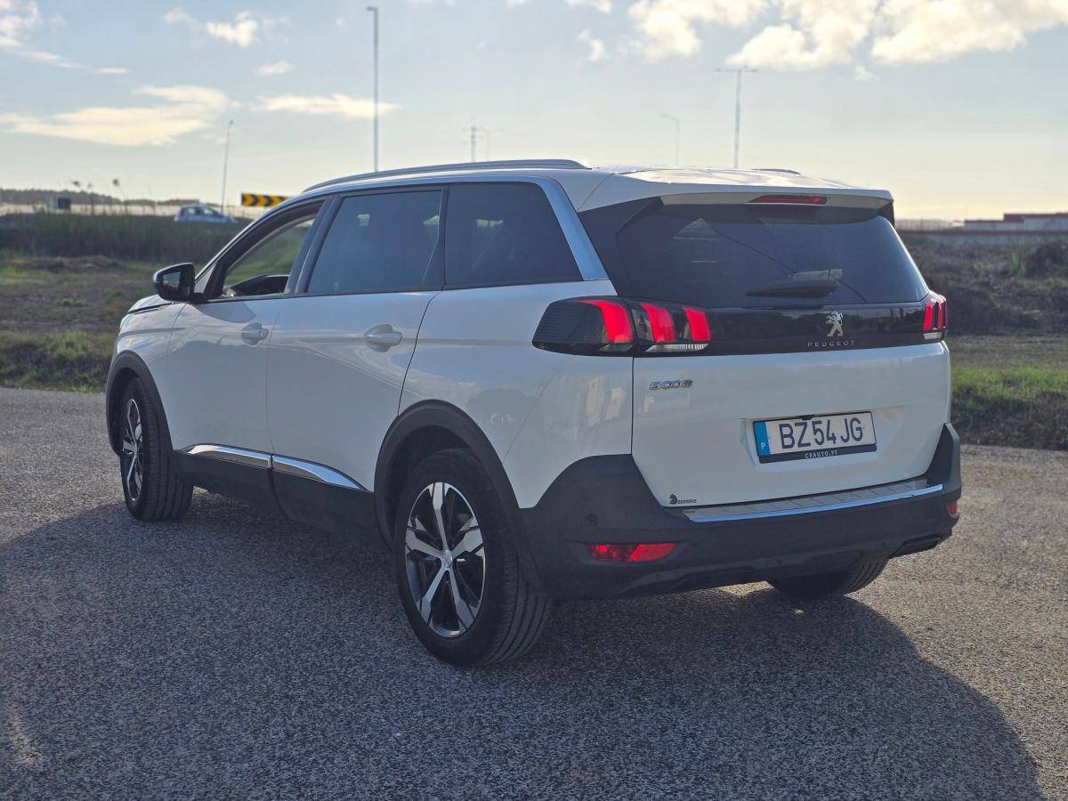 peugeot-5008-2019-diesel-1499cc