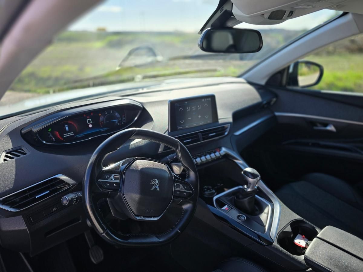 peugeot-5008-2019-diesel-1499cc