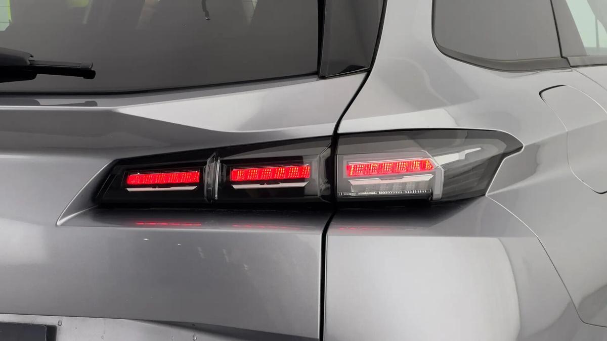 peugeot-308-sw-2022-gasolina-1199cc