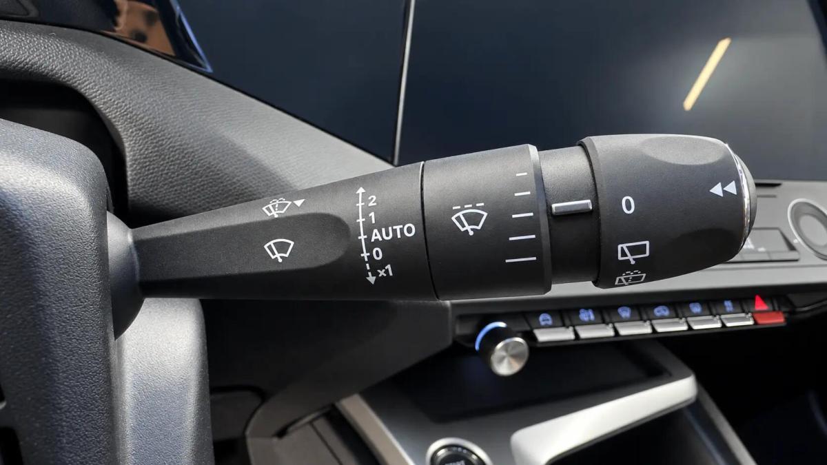 peugeot-308-sw-2022-gasolina-1199cc