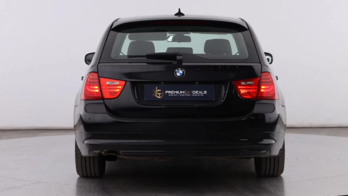 bmw-serie-3-318d-touring-2011-diesel-1995cc