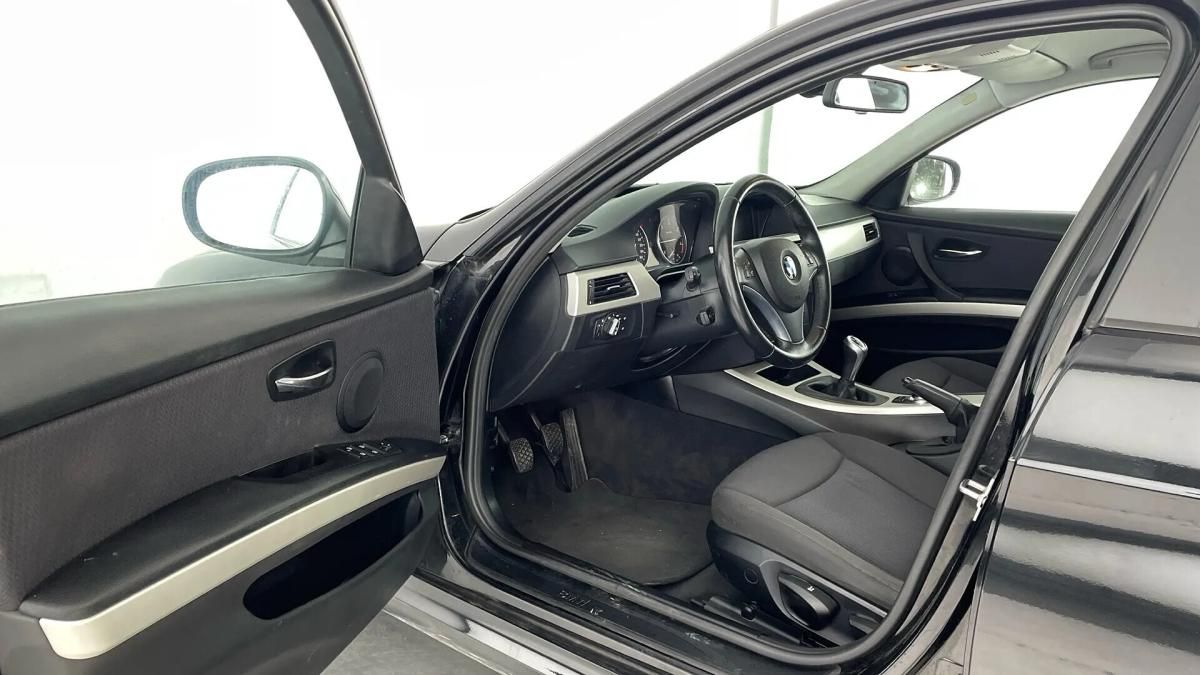bmw-serie-3-318d-touring-2011-diesel-1995cc