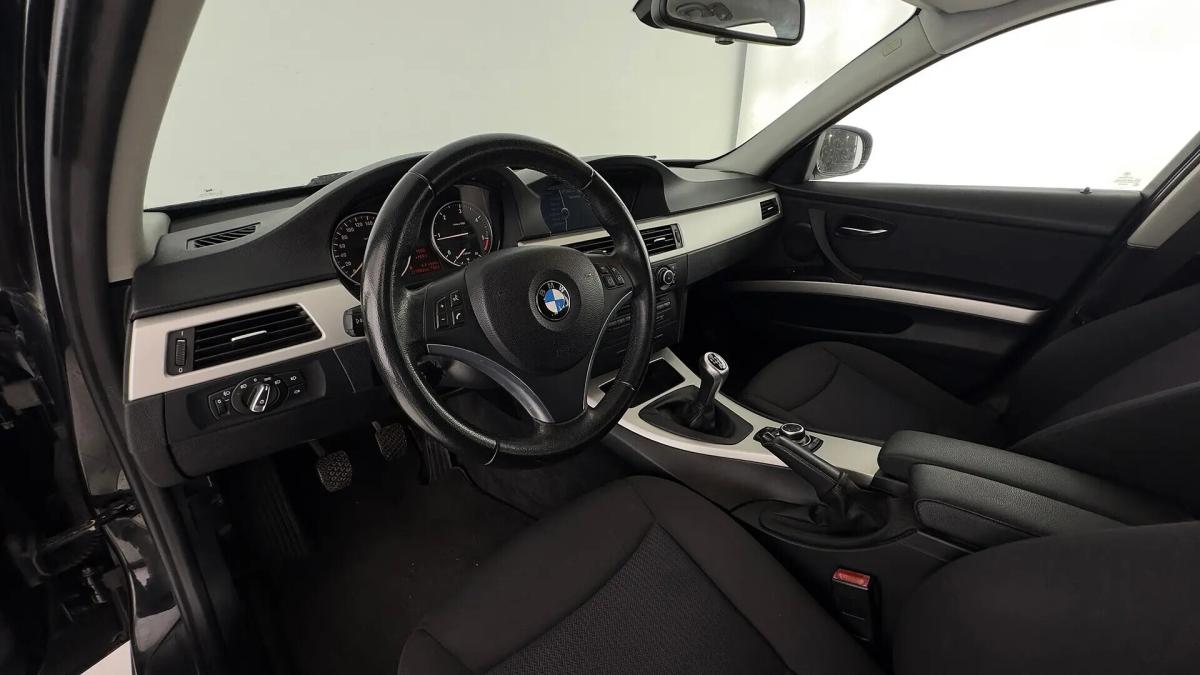 bmw-serie-3-318d-touring-2011-diesel-1995cc