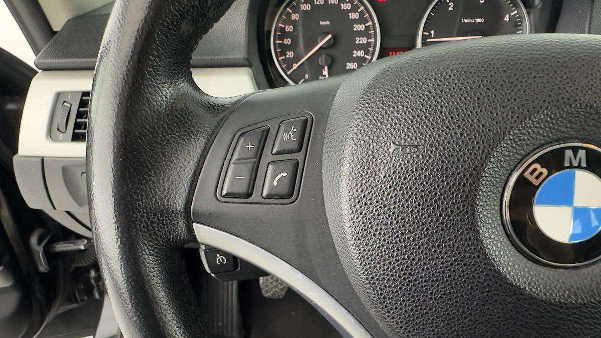 bmw-serie-3-318d-touring-2011-diesel-1995cc