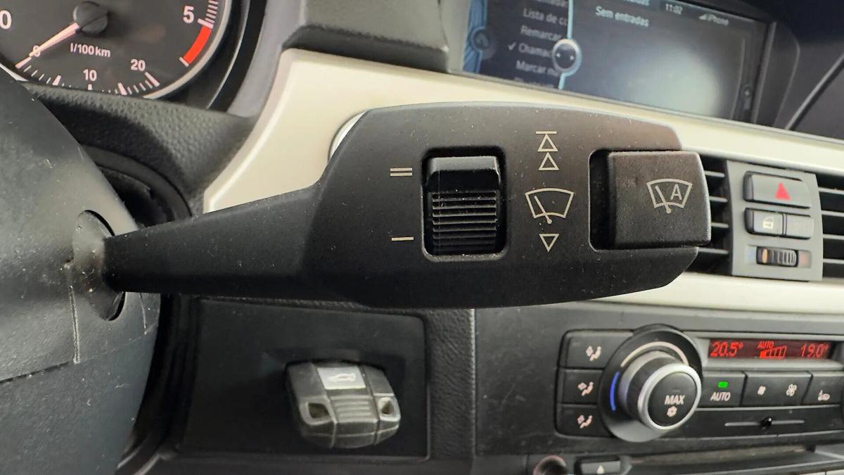 bmw-serie-3-318d-touring-2011-diesel-1995cc