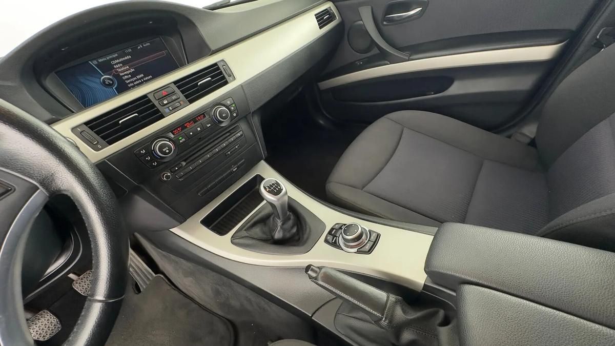 bmw-serie-3-318d-touring-2011-diesel-1995cc