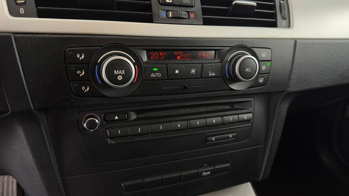 bmw-serie-3-318d-touring-2011-diesel-1995cc
