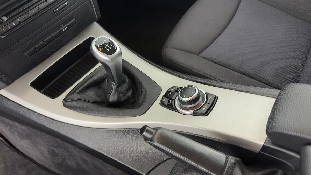 bmw-serie-3-318d-touring-2011-diesel-1995cc