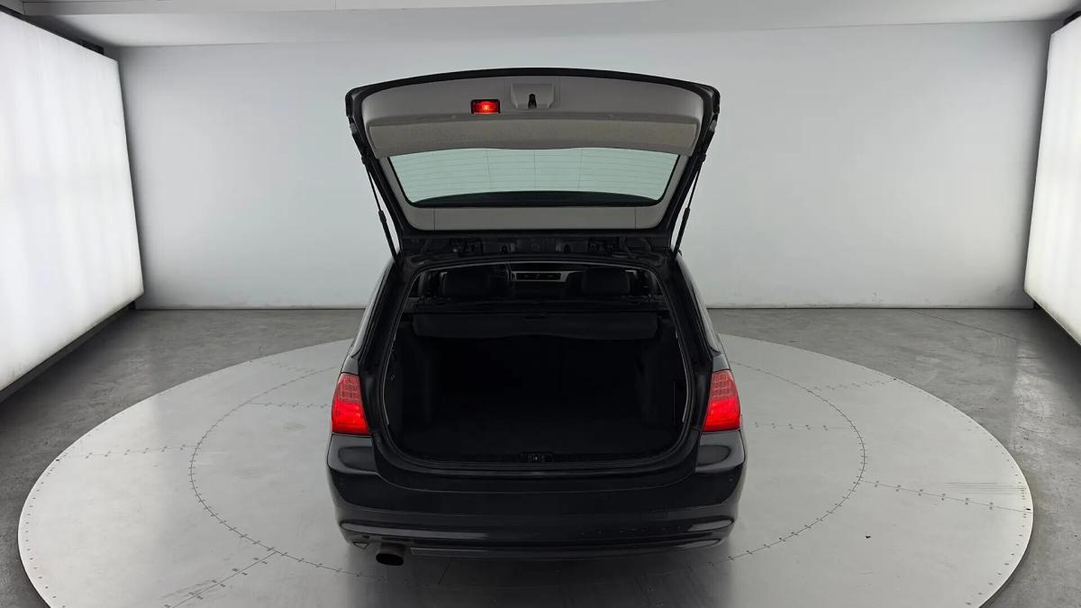 bmw-serie-3-318d-touring-2011-diesel-1995cc