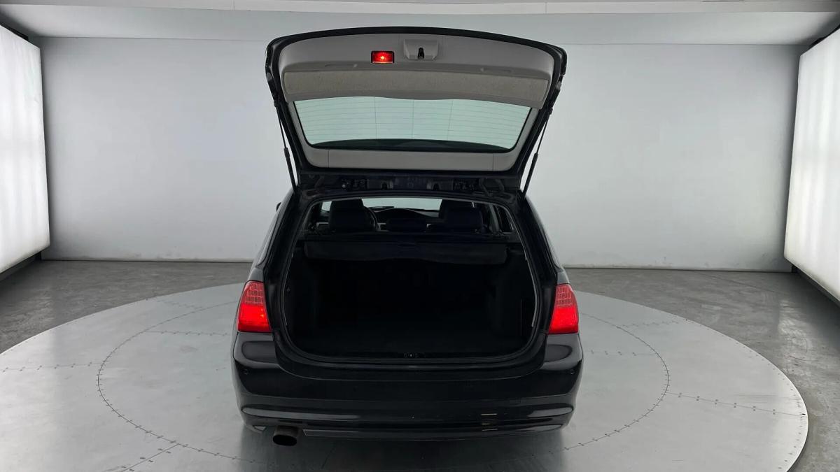 bmw-serie-3-318d-touring-2011-diesel-1995cc