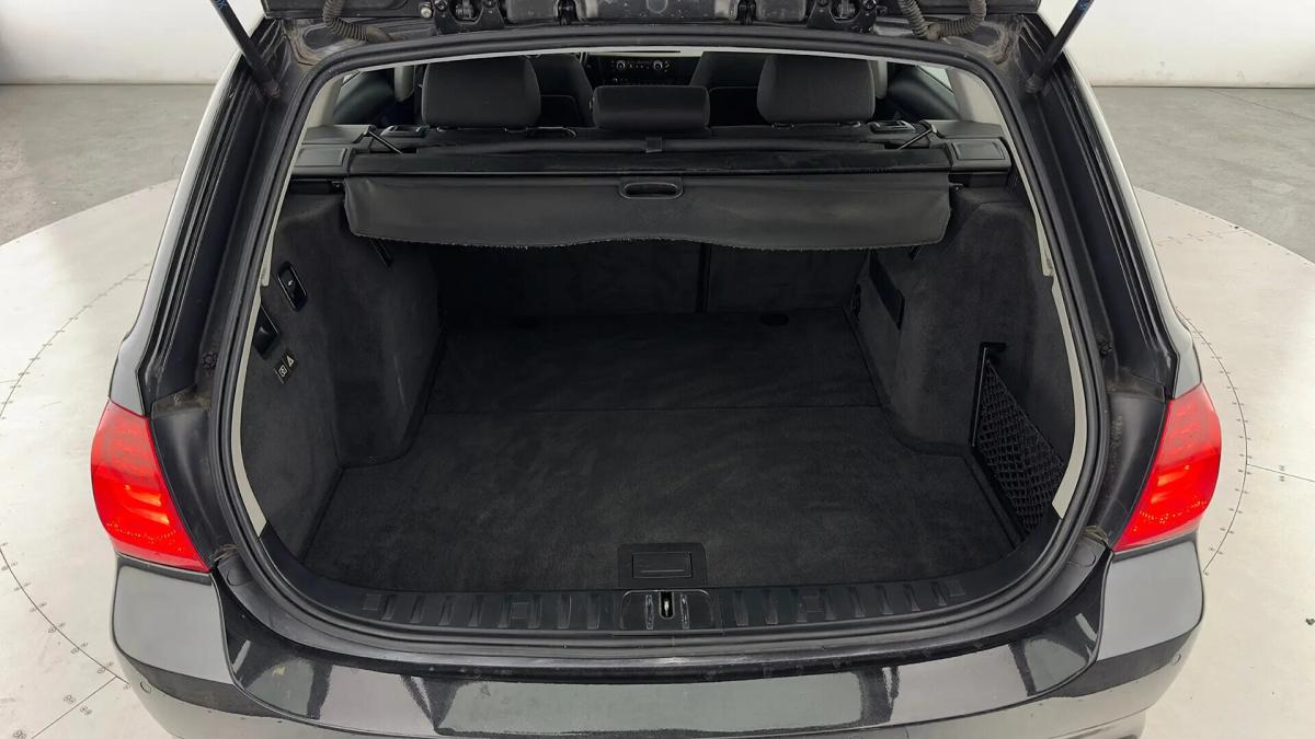bmw-serie-3-318d-touring-2011-diesel-1995cc