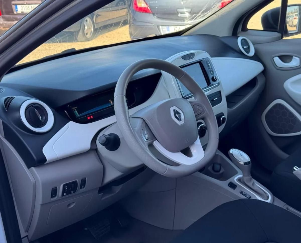 renault-zoe-2017-eletrico-200cc