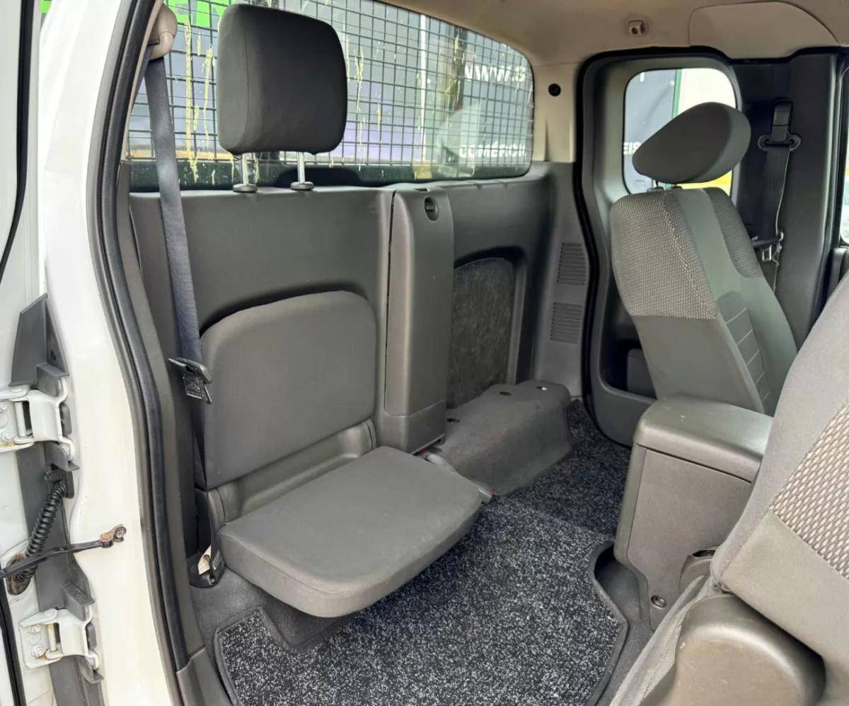 nissan-np300-navara-2011-diesel-2488cc