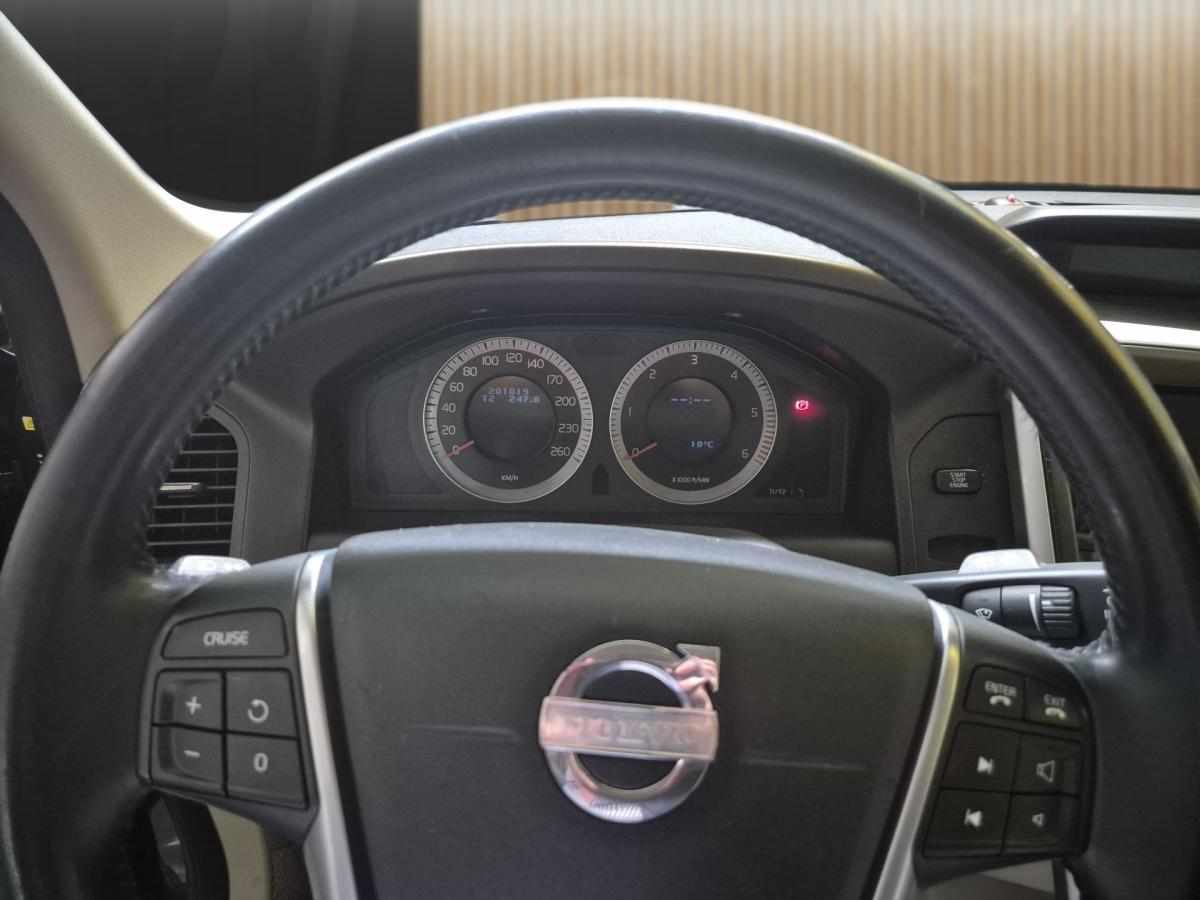 volvo-xc60-d5-2-4-awd-2009-diesel-2400cc