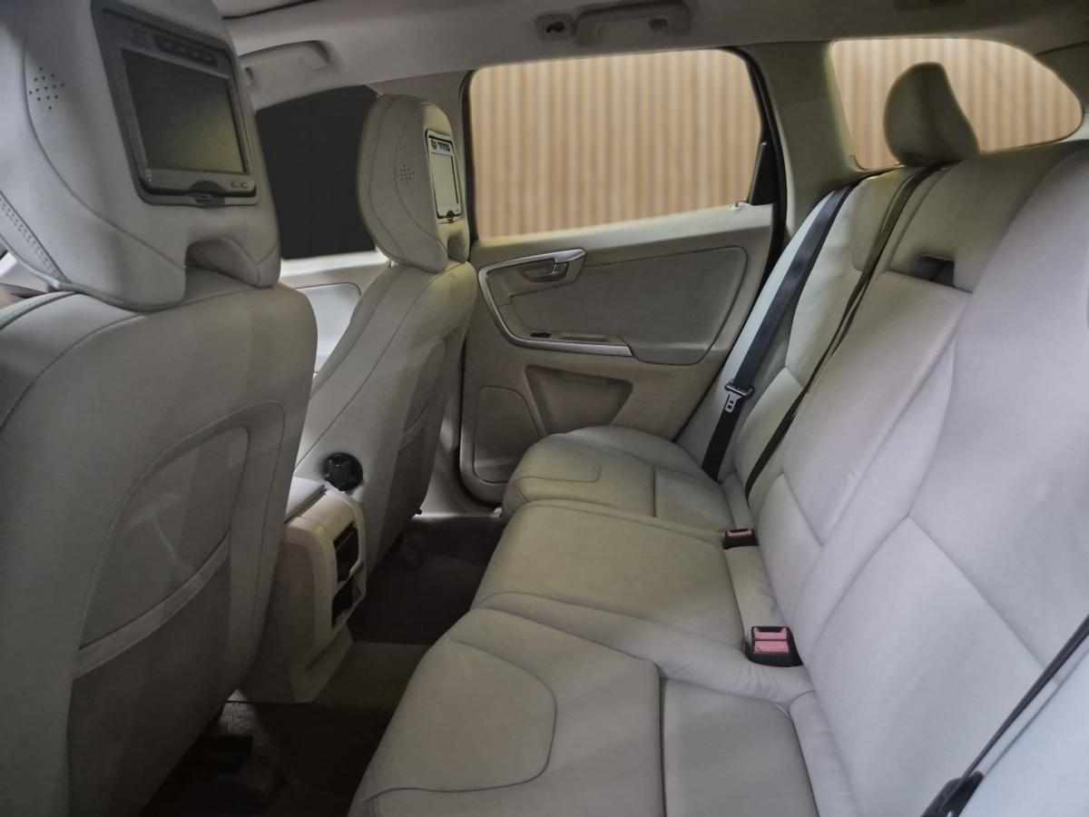 volvo-xc60-d5-2-4-awd-2009-diesel-2400cc