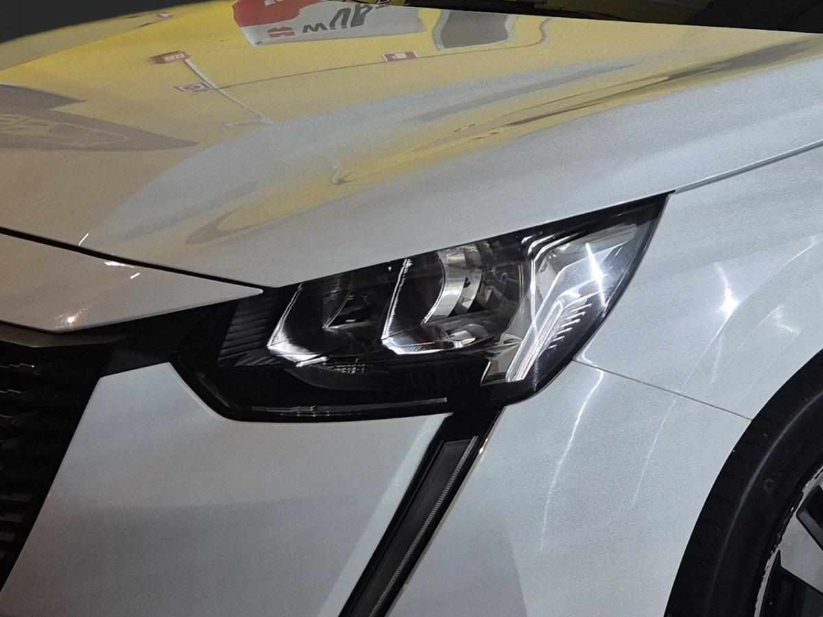 peugeot-208-1-2-puretech-2023-gasolina-1199cc