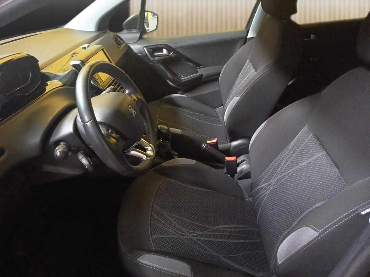 peugeot-208-1-2-vti-2013-gasolina-1199cc
