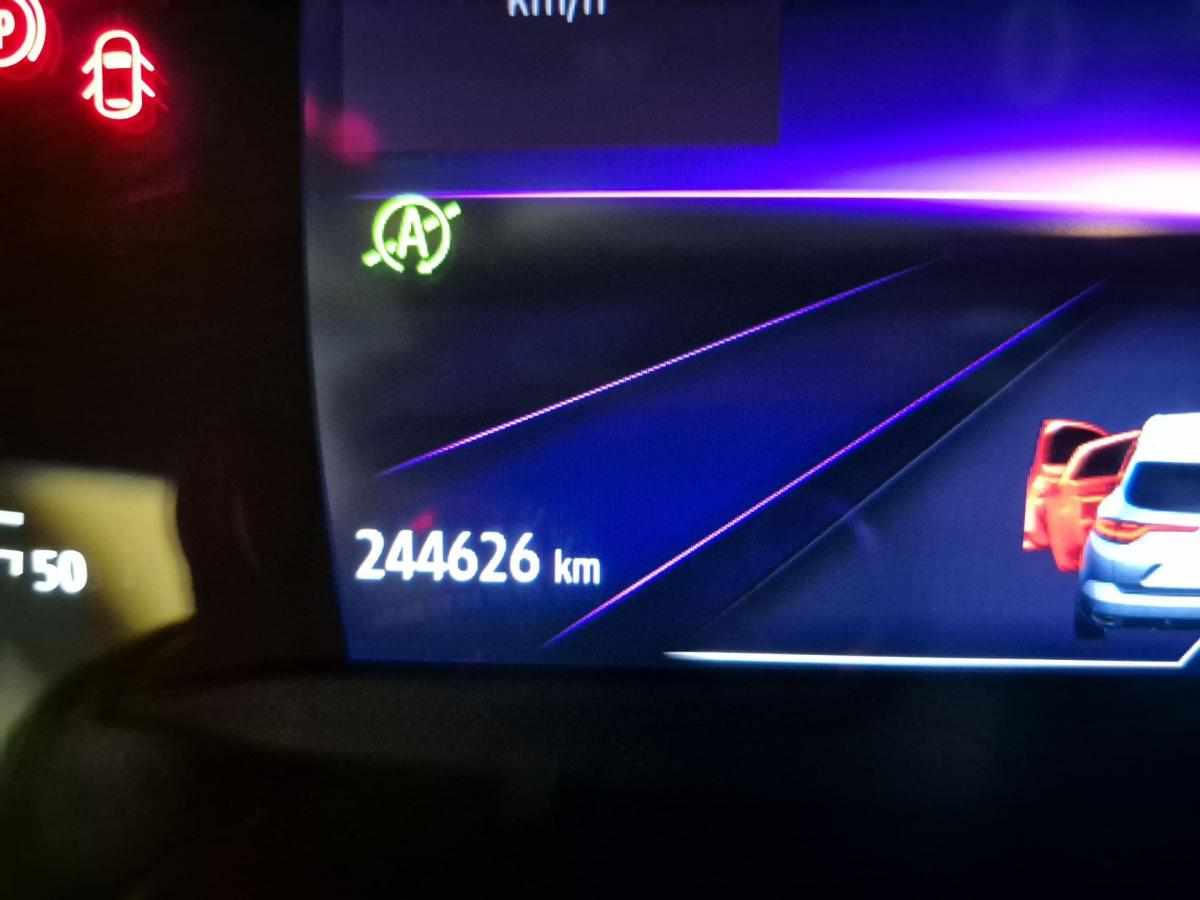 renault-megane-1-5-blue-dci-2023-diesel-1461cc