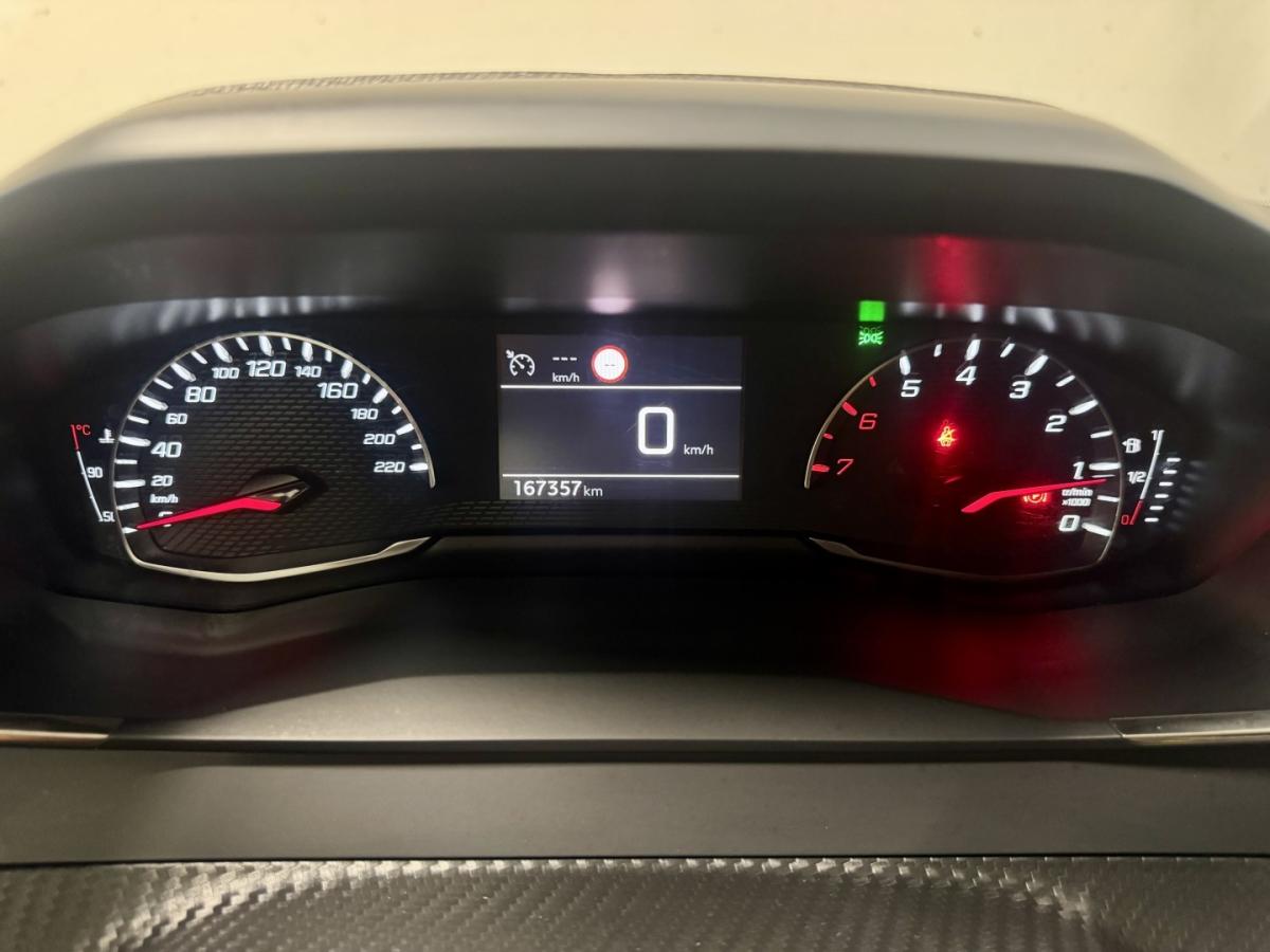 peugeot-2008-2023-gasolina-1199cc