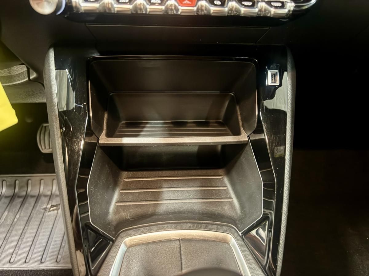 peugeot-2008-2023-gasolina-1199cc