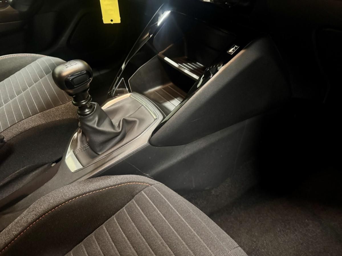 peugeot-2008-2023-gasolina-1199cc