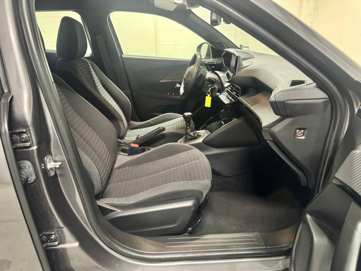 peugeot-2008-2023-gasolina-1199cc