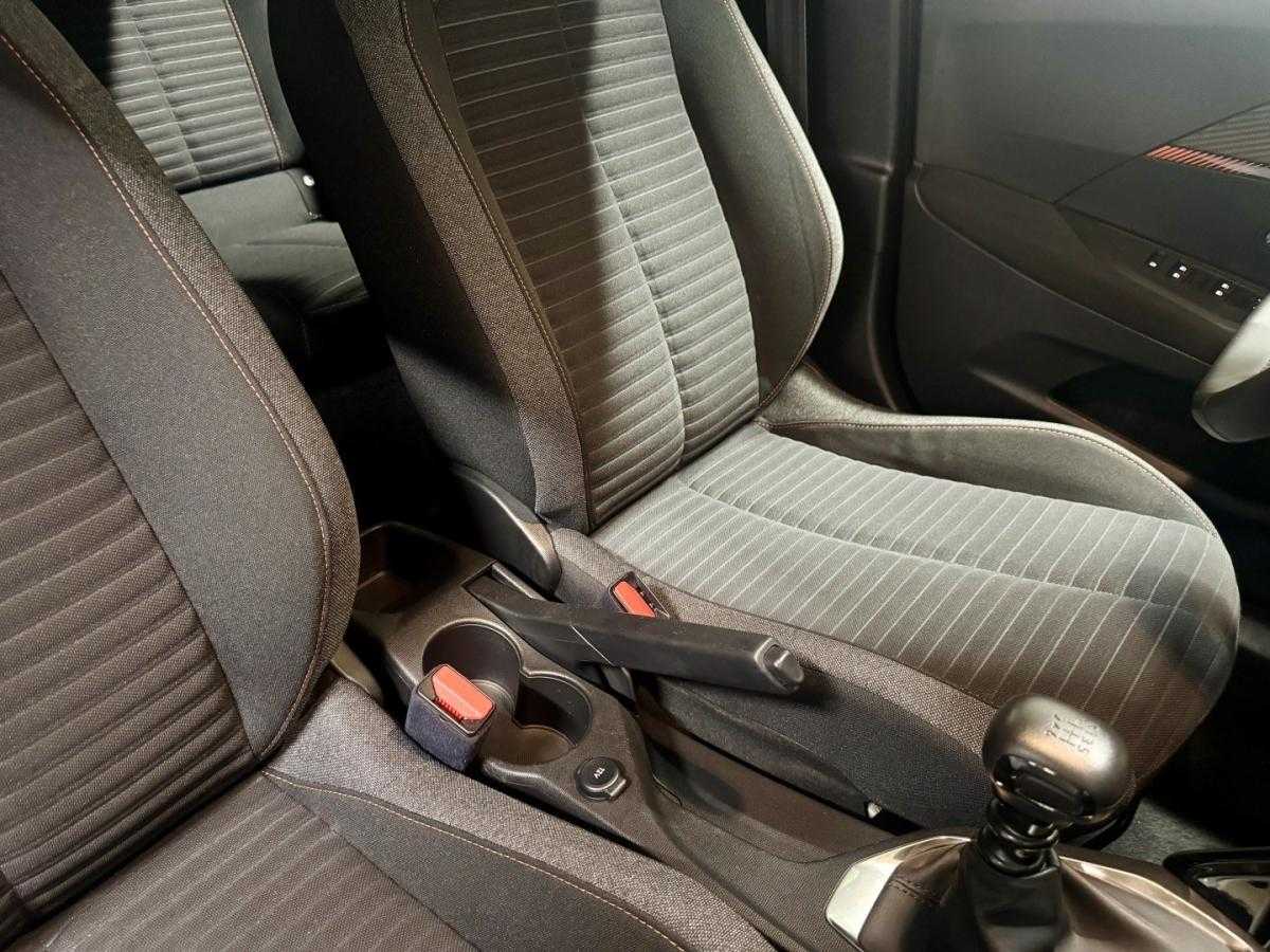peugeot-2008-2023-gasolina-1199cc