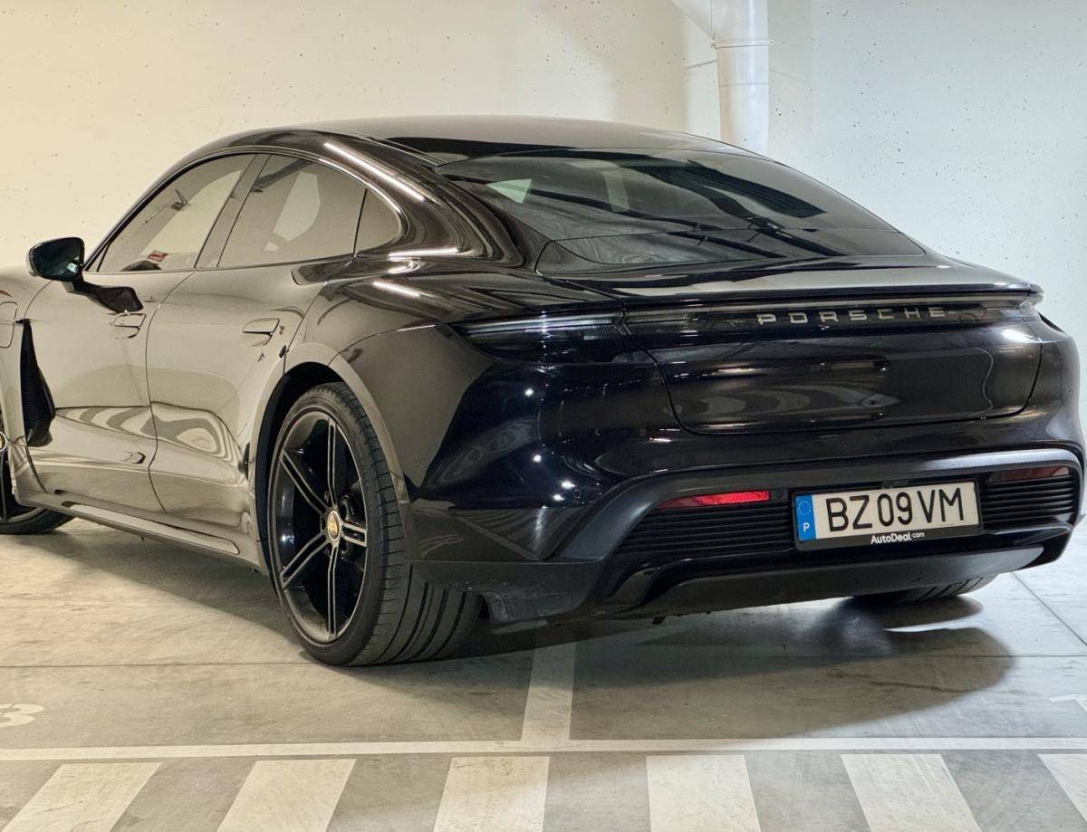 porsche-taycan-2020-eletrico-0cc