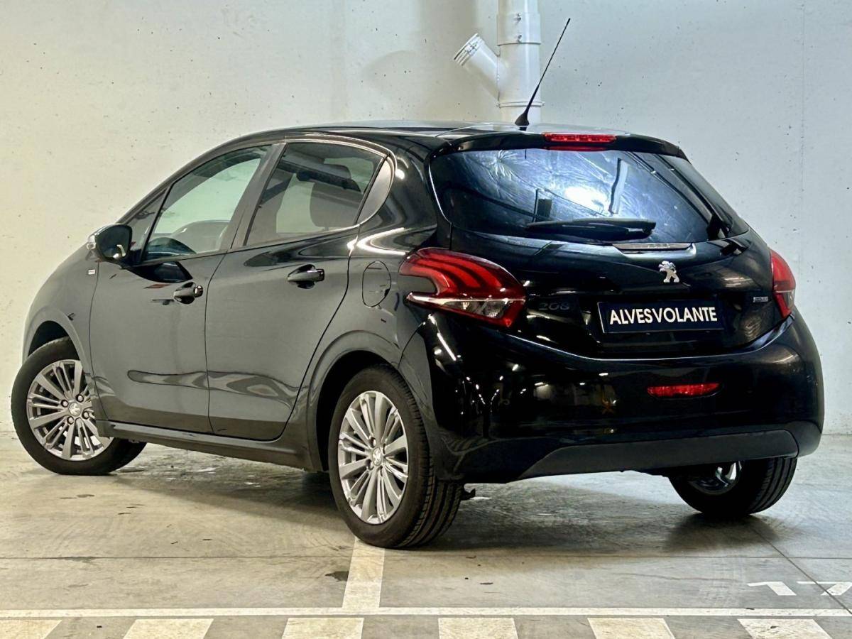 peugeot-208-2017-gasolina-1199cc
